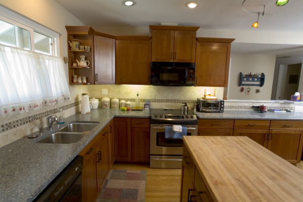 Cherry Cabinet Remodeling in Canyon Lake
